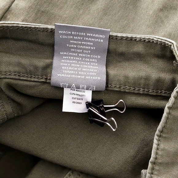 Torrid Crop Wide Leg Stretch Twill High Rise Patch Pocket Pant - Picture 7 of 13